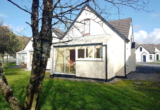House in Clifden - 68 Clifden Glen ideal base to explore Connemara. House in Clifden - 68 Clifden Glen ideal base to explore Connemara.