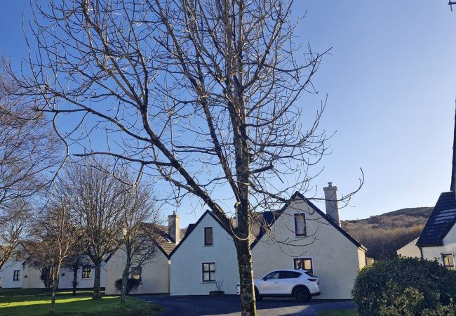 House in Clifden - 68 Clifden Glen ideal base to explore Connemara. House in Clifden - 68 Clifden Glen ideal base to explore Connemara.