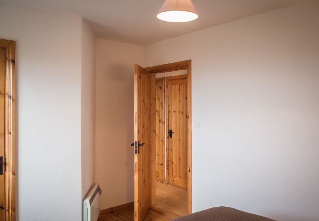 House in Clifden - Errislannan Stone Cottage offers plenty of space and fabulous views.  House in Clifden - Errislannan Stone Cottage offers plenty of space and fabulous views.