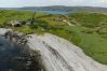 House in Clifden - Errislannan Stone Cottage offers plenty of space and fabulous views. 