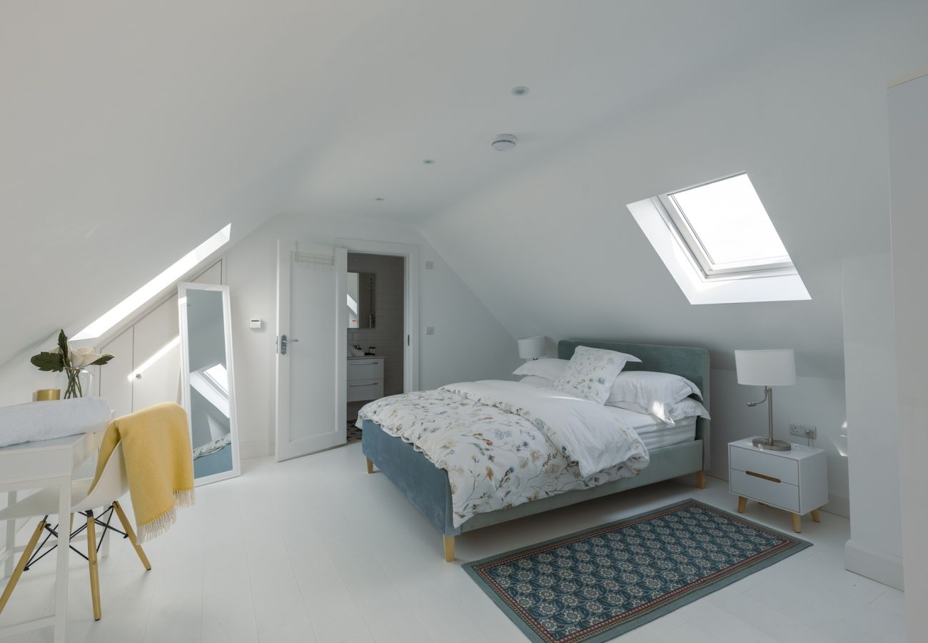 House in Ballyconneely - Doleen Quay House is a luxurious beach holiday home 