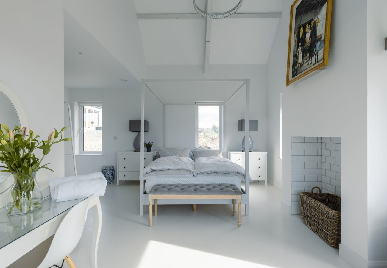 House in Ballyconneely - Doleen Quay House is a luxurious beach holiday home 