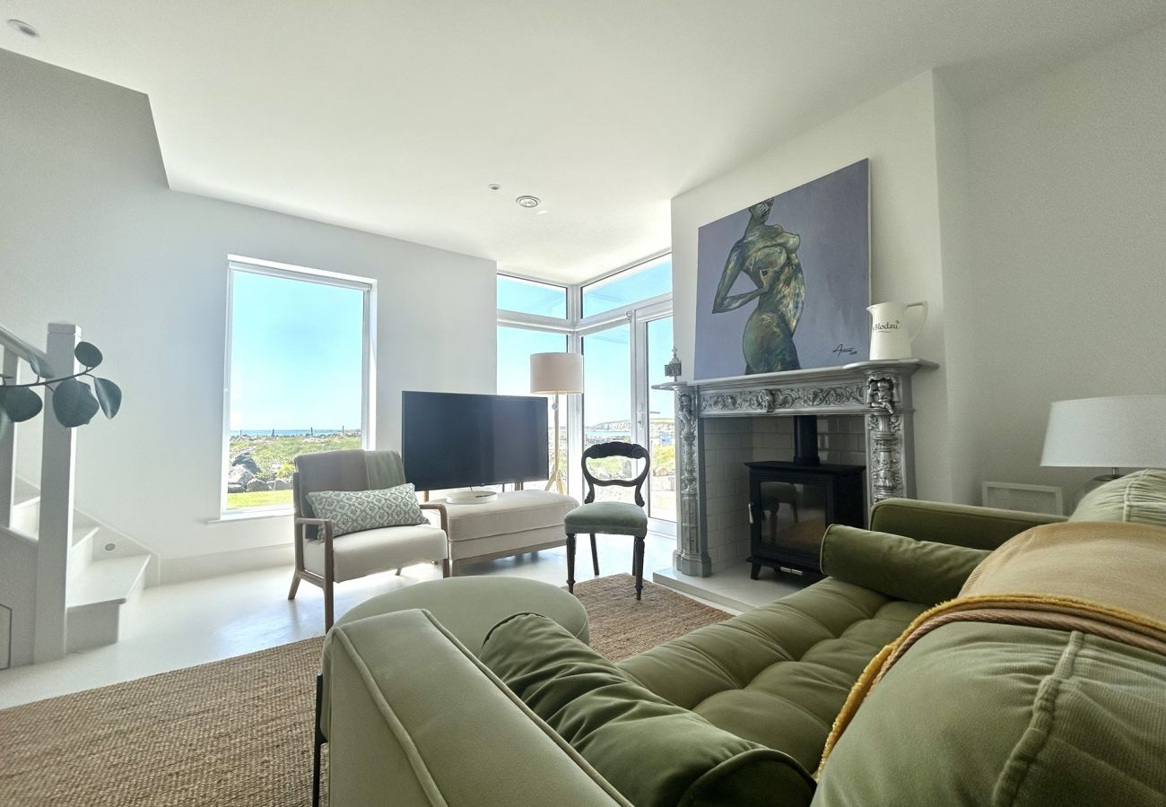 House in Ballyconneely - Doleen Quay House is a luxurious beach holiday home 