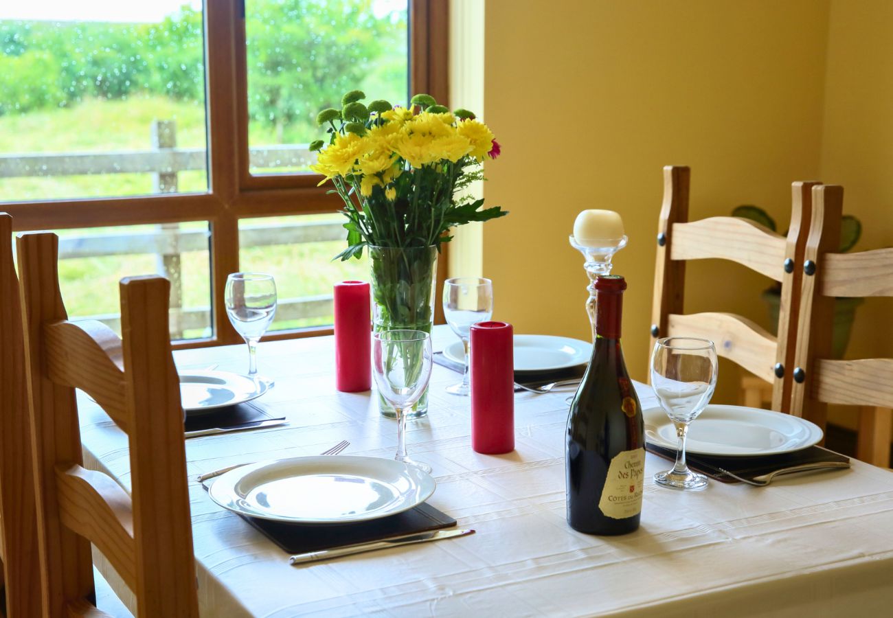 House in Clifden - White Thorn House situated on the famous Bog Road 