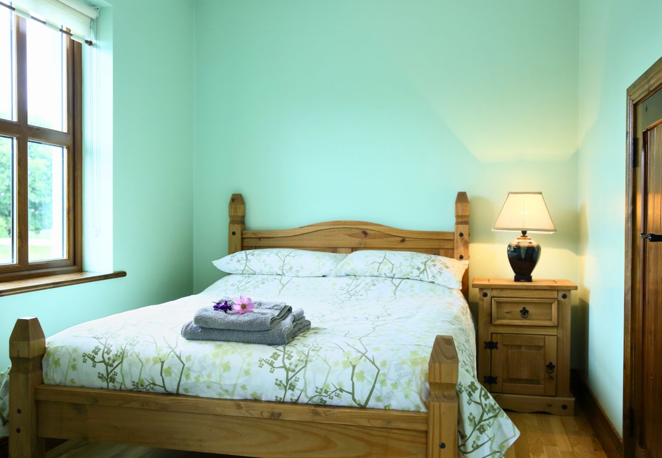 House in Clifden - White Thorn House situated on the famous Bog Road 