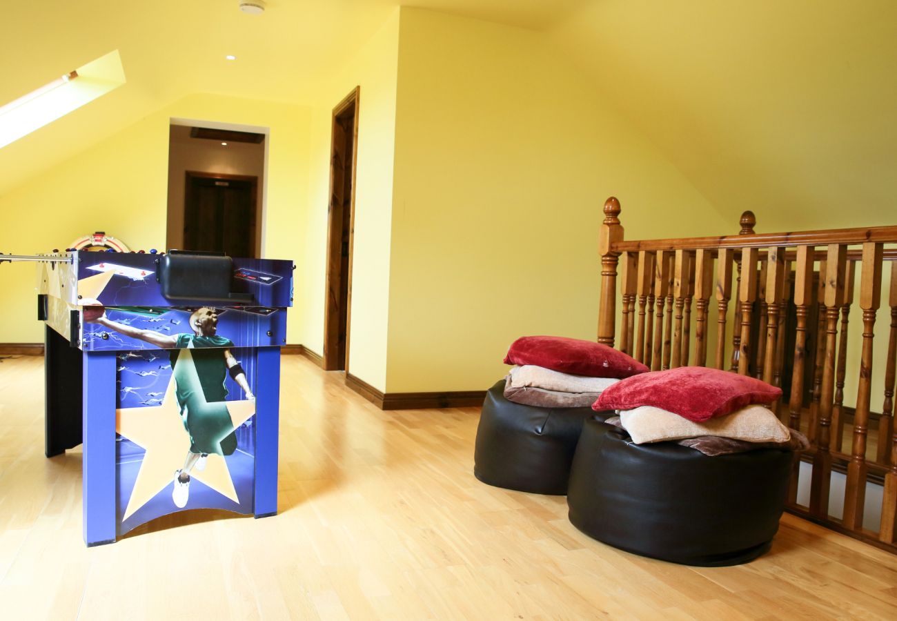 House in Clifden - White Thorn House situated on the famous Bog Road 