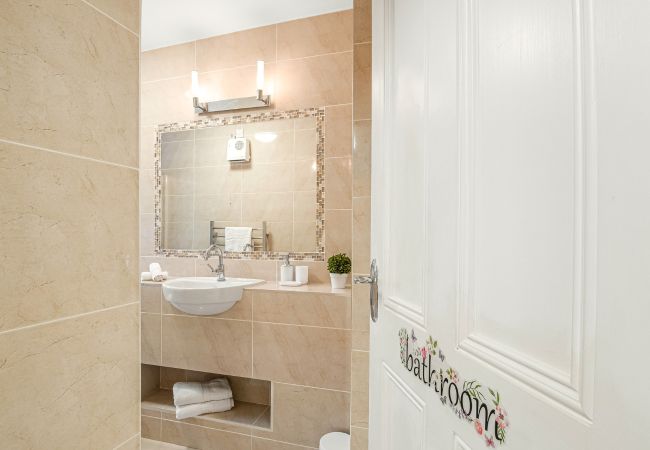 House in Clifden - King's Apartment based in clifden town House in Clifden - King's Apartment based in clifden town