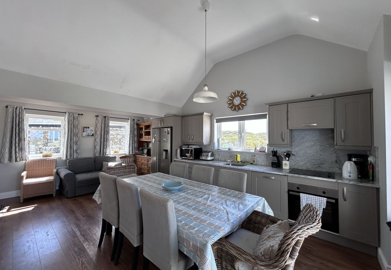 House in Ballyconneely - Luxury Coastal Escape in Ballyconneely, Connemara