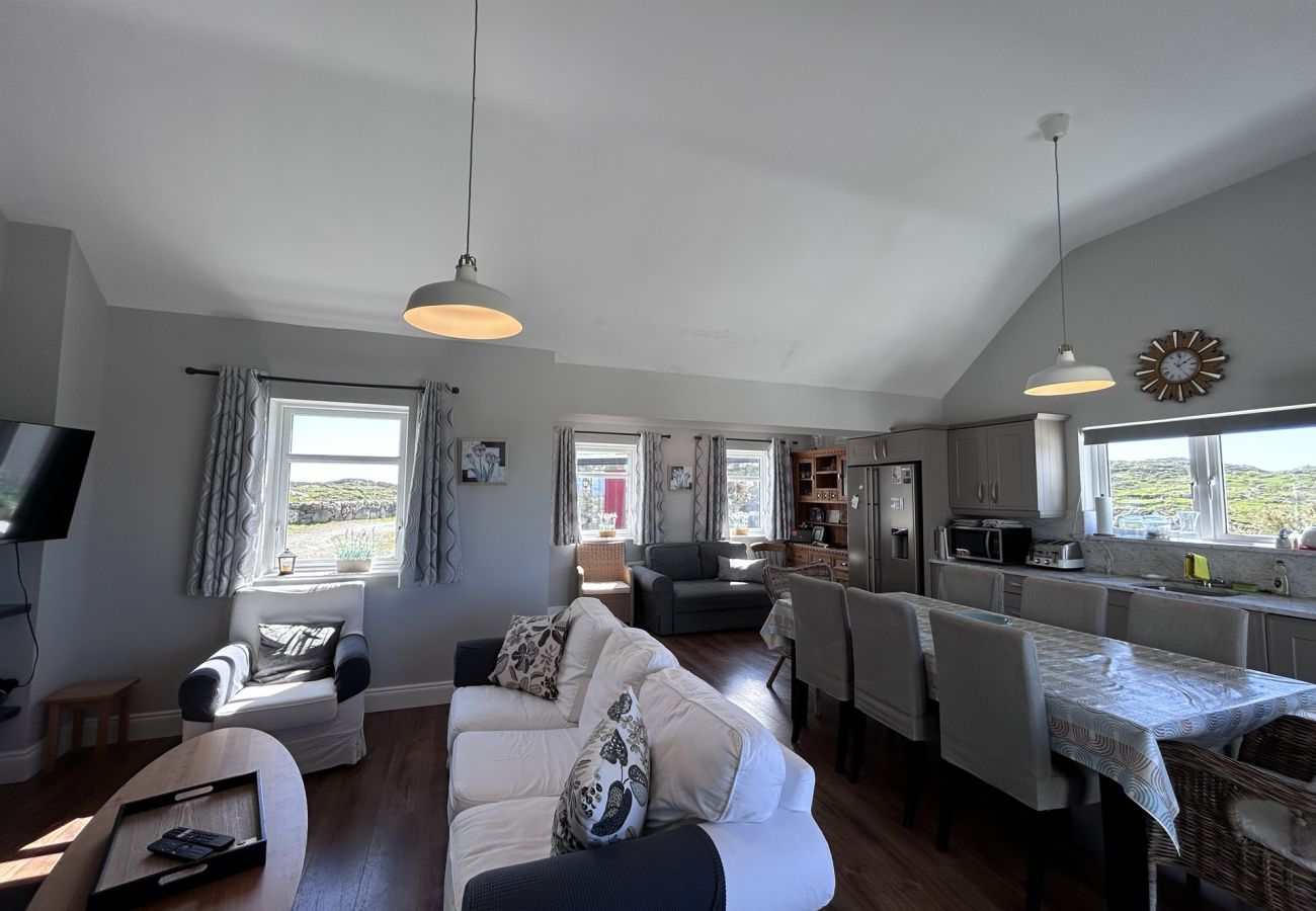 House in Ballyconneely - Luxury Coastal Escape in Ballyconneely, Connemara