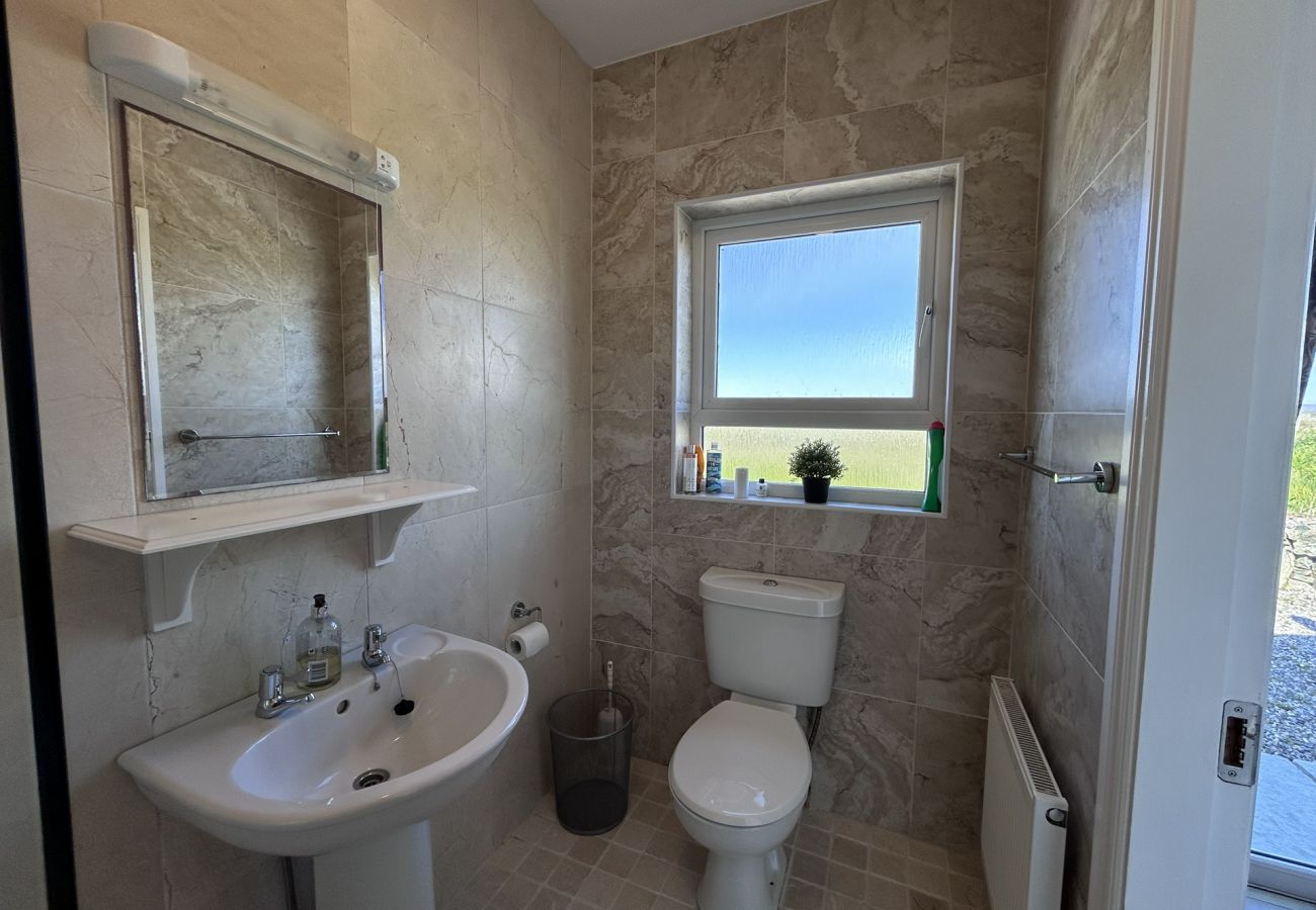 House in Ballyconneely - Luxury Coastal Escape in Ballyconneely, Connemara