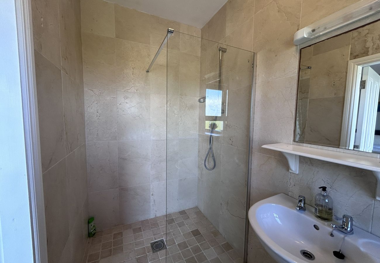 House in Ballyconneely - Luxury Coastal Escape in Ballyconneely, Connemara