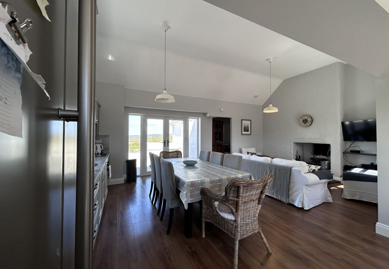 House in Ballyconneely - Luxury Coastal Escape in Ballyconneely, Connemara