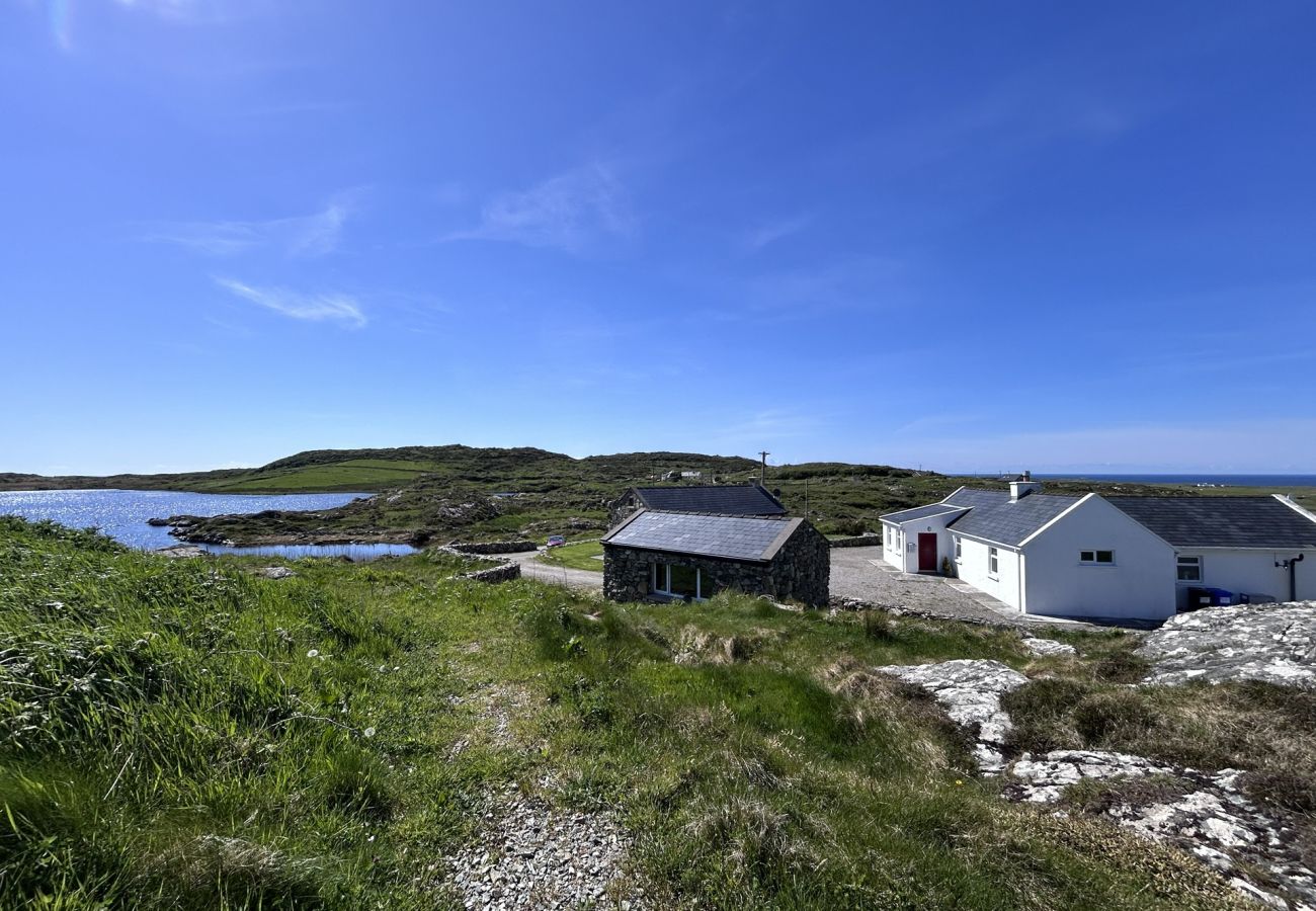 House in Ballyconneely - Luxury Coastal Escape in Ballyconneely, Connemara