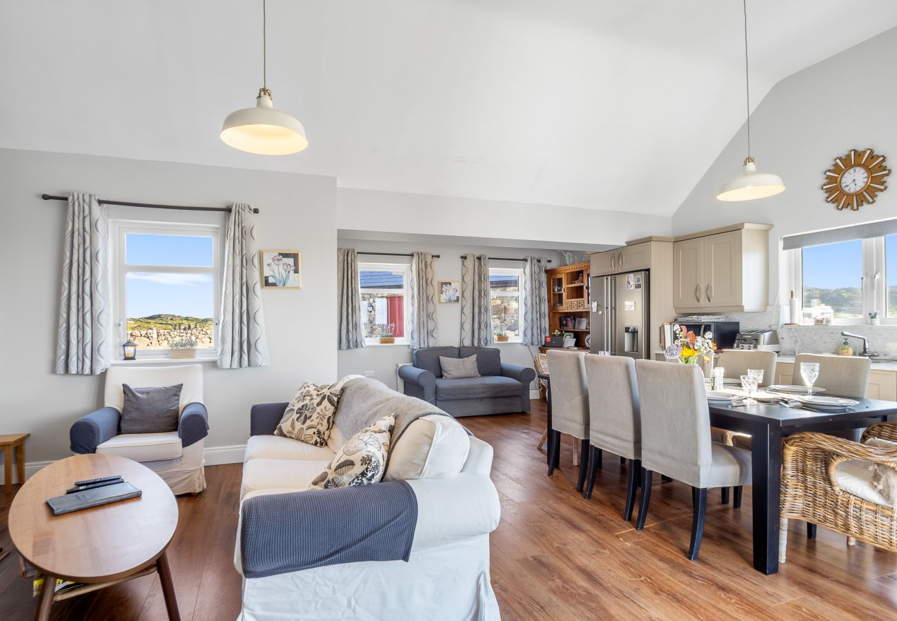 House in Ballyconneely - Luxury Coastal Escape in Ballyconneely, Connemara