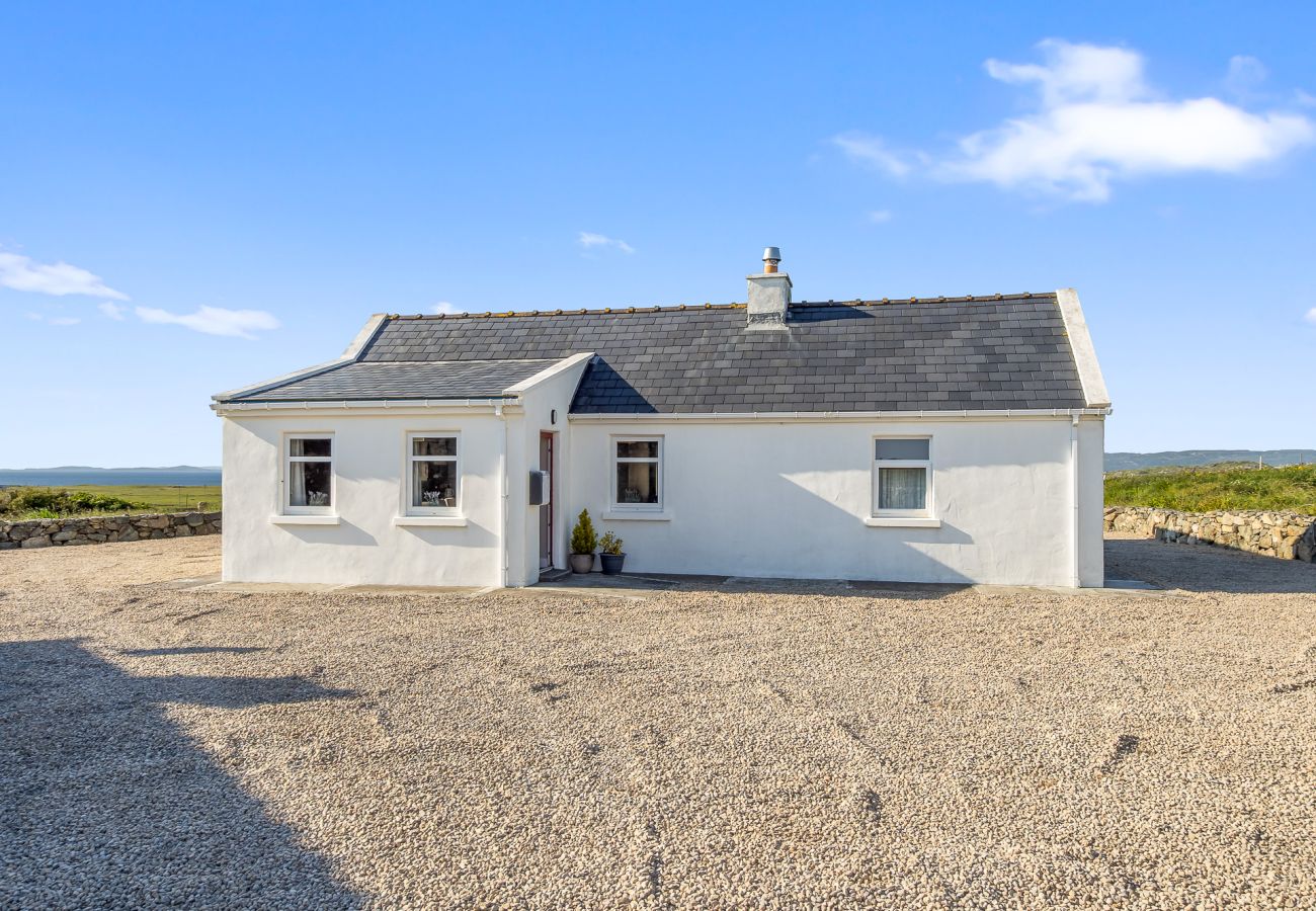 House in Ballyconneely - Luxury Coastal Escape in Ballyconneely, Connemara