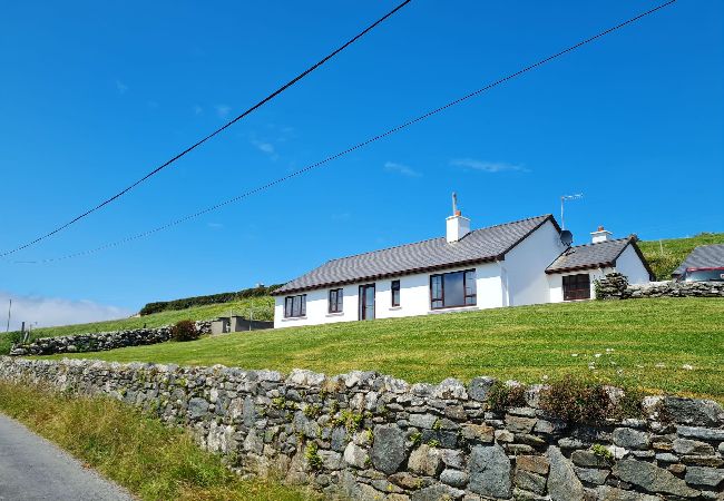 House in Ballyconneely - Sea View Cottage, Errislannan home away from home