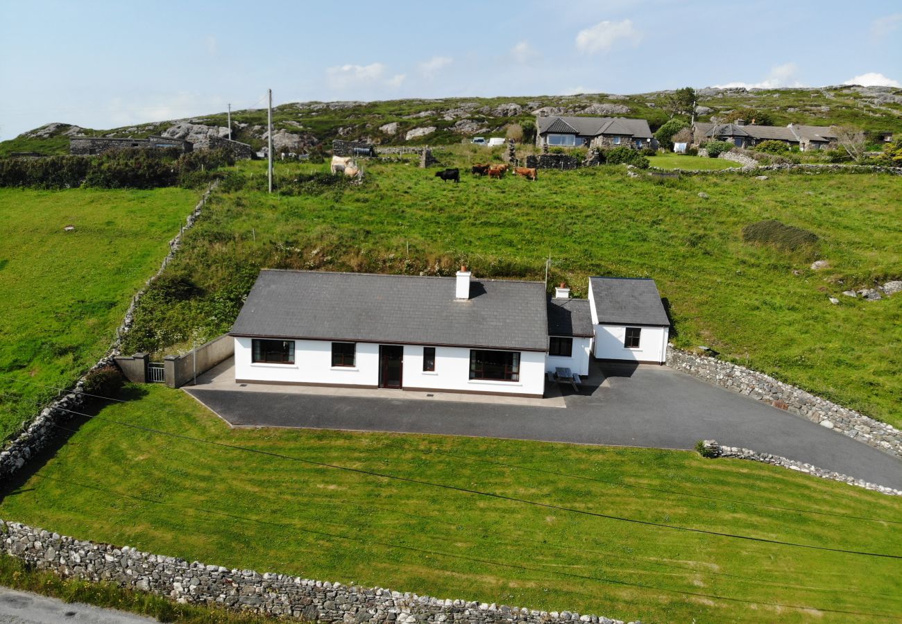 House in Ballyconneely - Sea View Cottage, Errislannan home away from home