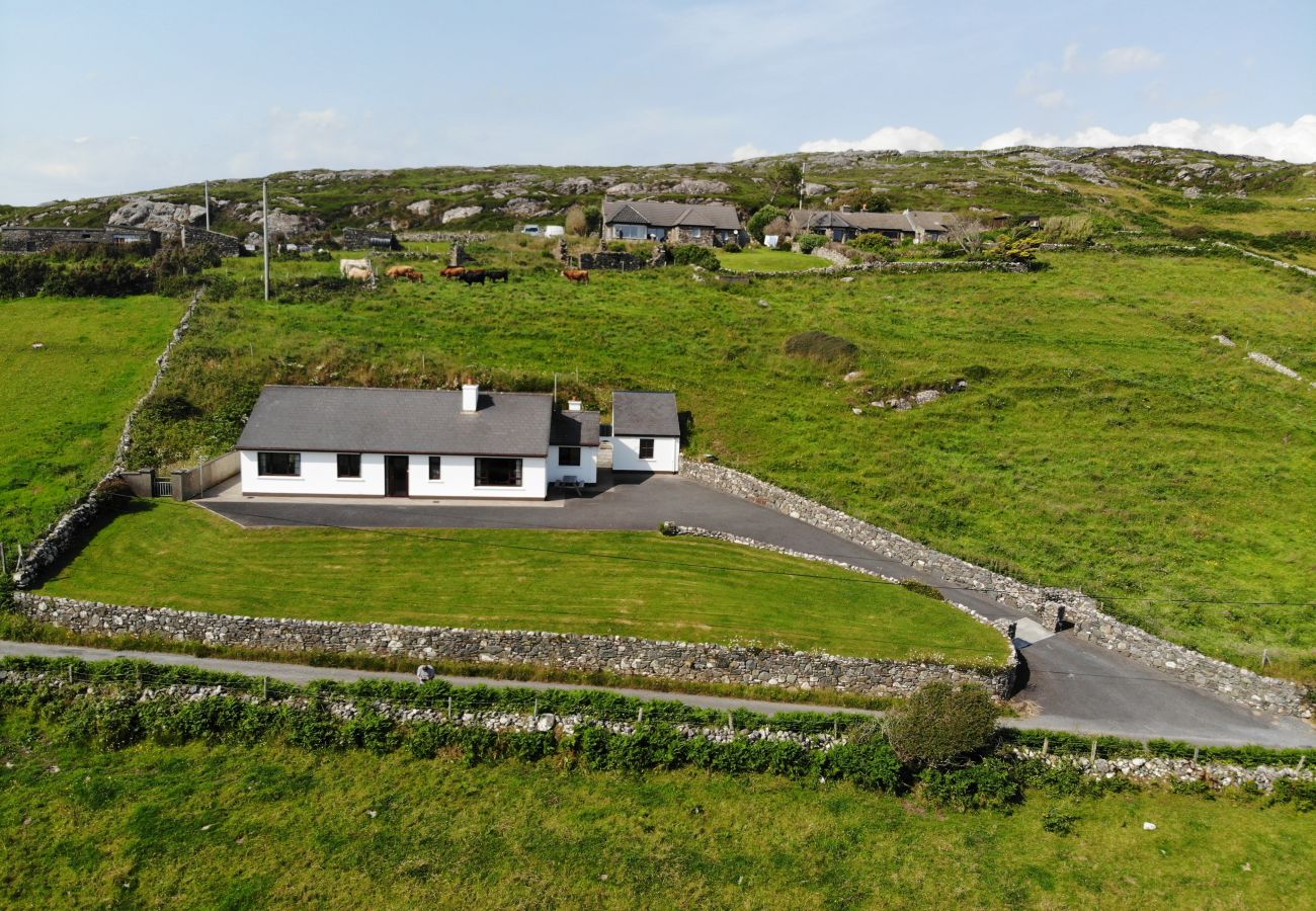 House in Ballyconneely - Sea View Cottage, Errislannan home away from home