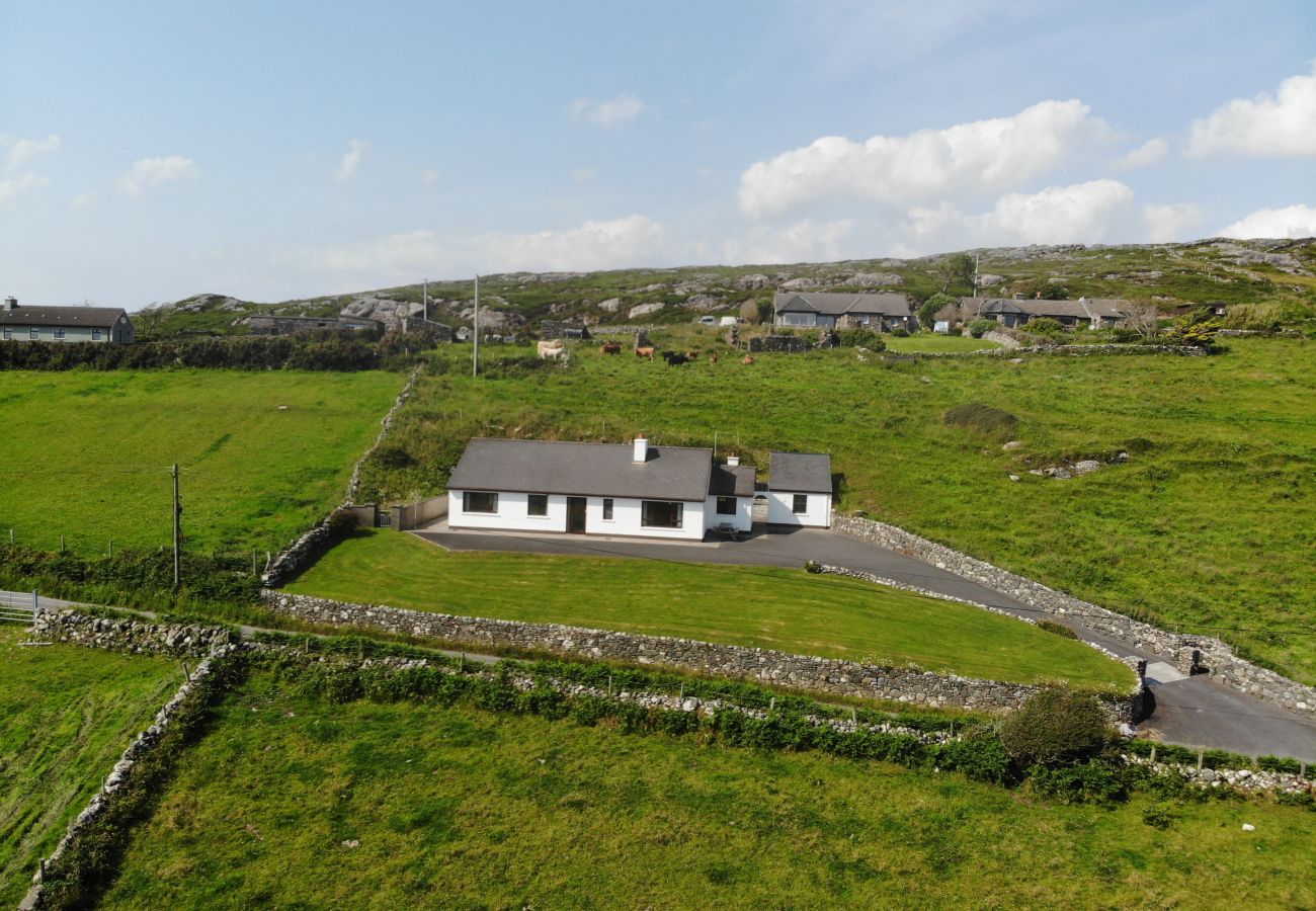 House in Ballyconneely - Sea View Cottage, Errislannan home away from home