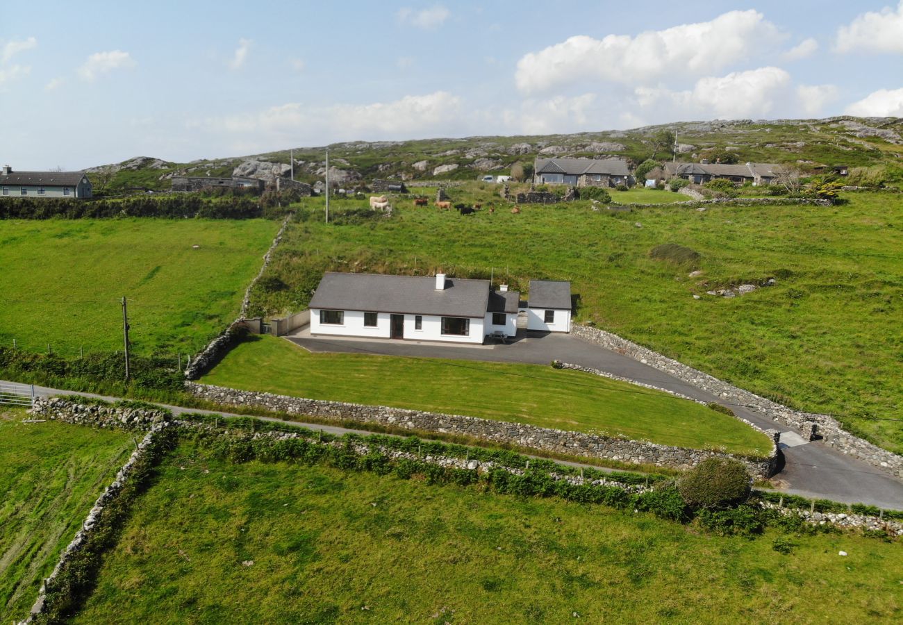 House in Ballyconneely - Sea View Cottage, Errislannan home away from home