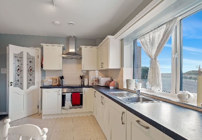 Bungalow in Rosmuck - An Teachín Corcra offering peace and tranquility Bungalow in Rosmuck - An Teachín Corcra offering peace and tranquility