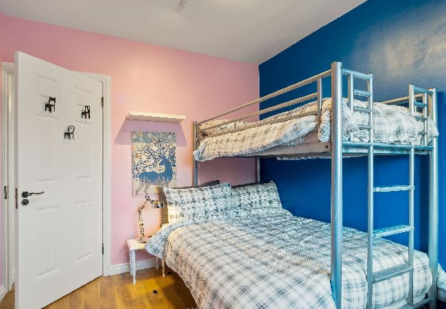 Bungalow in Rosmuck - An Teachín Corcra offering peace and tranquility Bungalow in Rosmuck - An Teachín Corcra offering peace and tranquility