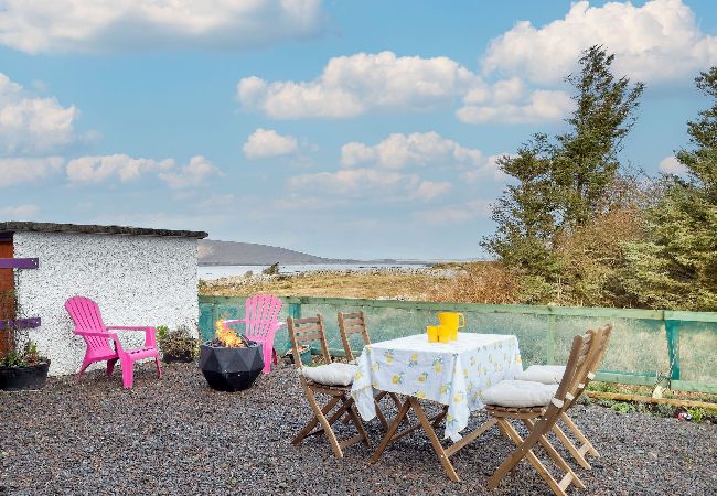 Bungalow in Rosmuck - An Teachín Corcra offering peace and tranquility Bungalow in Rosmuck - An Teachín Corcra offering peace and tranquility