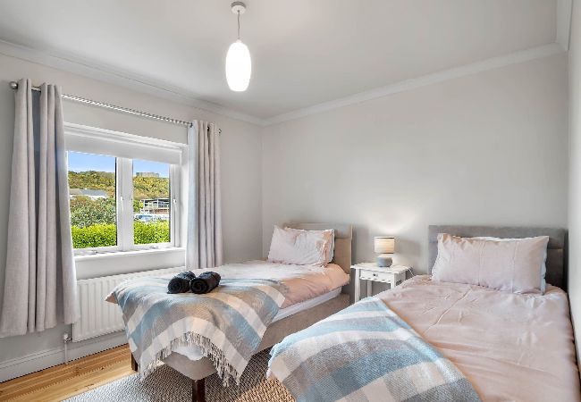 House in Clifden - 1 An tSean Scoil, Clifden in the heart of clifden town House in Clifden - 1 An tSean Scoil, Clifden in the heart of clifden town