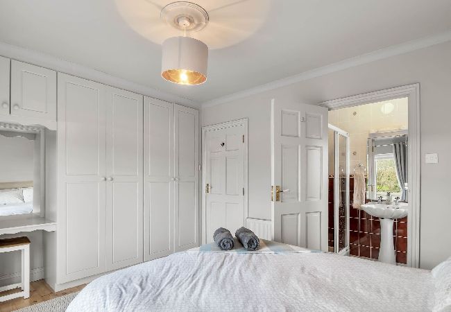 House in Clifden - 1 An tSean Scoil, Clifden in the heart of clifden town House in Clifden - 1 An tSean Scoil, Clifden in the heart of clifden town