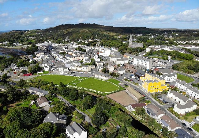 House in Clifden - 1 An tSean Scoil, Clifden in the heart of clifden town House in Clifden - 1 An tSean Scoil, Clifden in the heart of clifden town