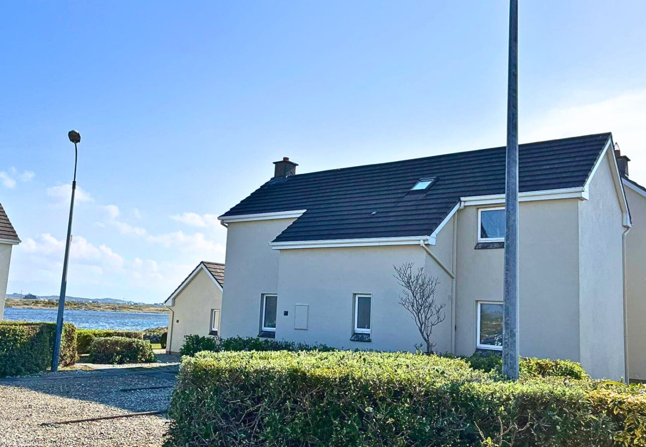 House in Ballyconneely - 6 Ballyconneely Cottage, a perfect base for an break