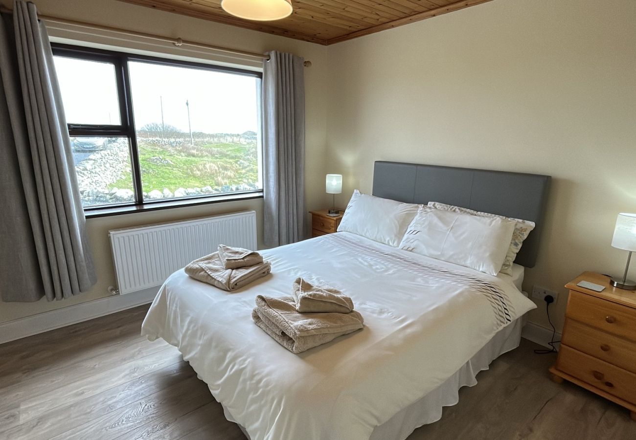 Bungalow in Ballyconneely - Little Tara an ideal location for family & friends