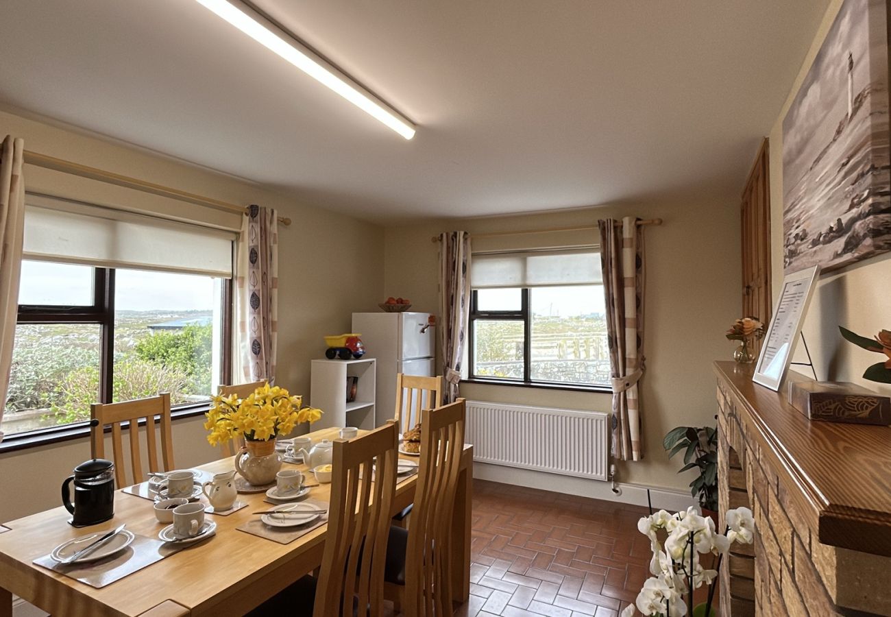 Bungalow in Ballyconneely - Little Tara an ideal location for family & friends