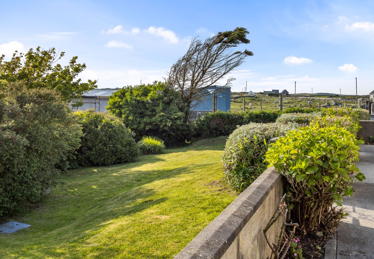 Bungalow in Ballyconneely - Little Tara an ideal location for family & friends
