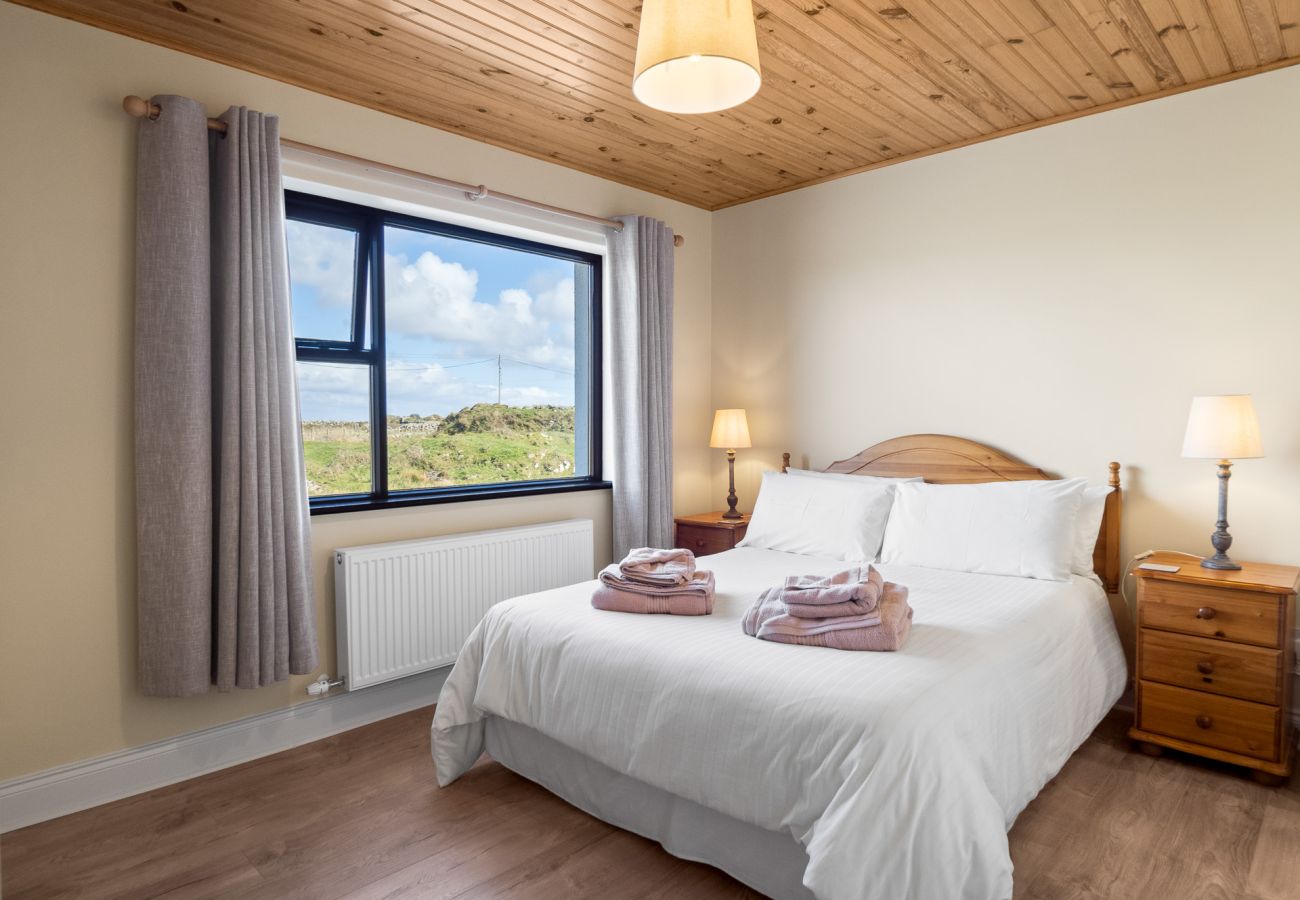 Bungalow in Ballyconneely - Little Tara - Family Escape Near Beaches, Golf & Coastal Adventures
