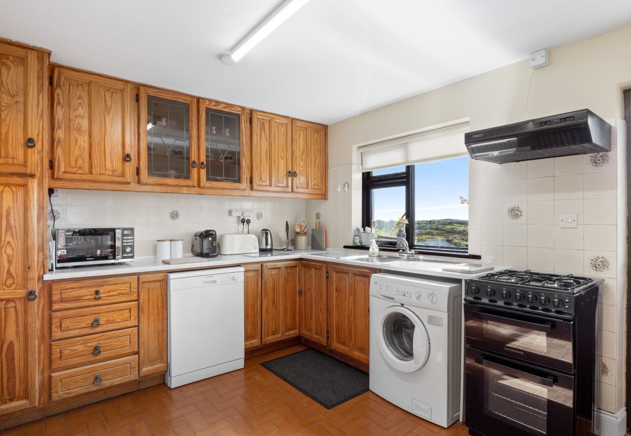 Bungalow in Ballyconneely - Little Tara - Family Escape Near Beaches, Golf & Coastal Adventures