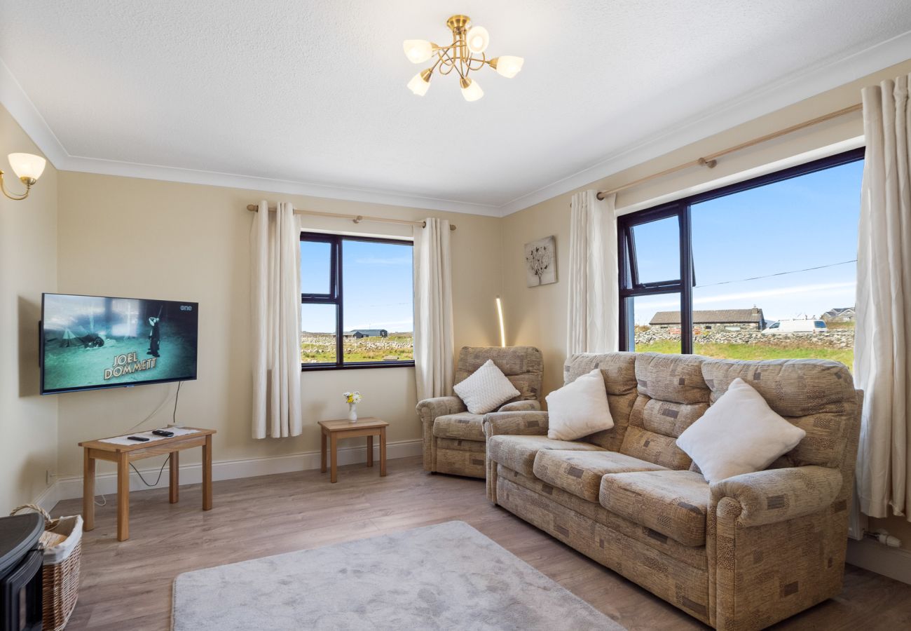 Bungalow in Ballyconneely - Little Tara - Family Escape Near Beaches, Golf & Coastal Adventures