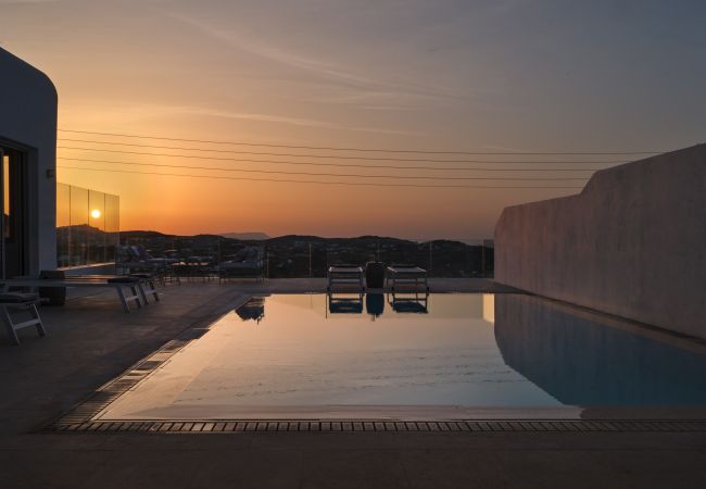 Villa in Mykonos - Luxspace Mykonian Retreat: Vista Bliss Villa in Mykonos - Luxspace Mykonian Retreat: Vista Bliss