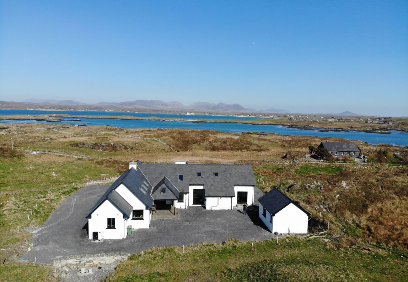 House in Ballyconneely - Sweet Garden - A memorable stay 