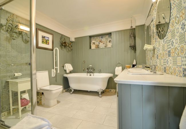 House in Clifden - The Quay House, Clifden’s oldest building House in Clifden - The Quay House, Clifden’s oldest building