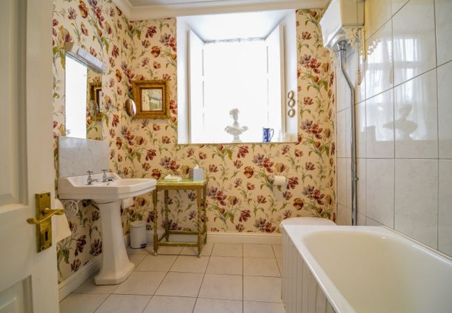 House in Clifden - The Quay House, Clifden’s oldest building House in Clifden - The Quay House, Clifden’s oldest building