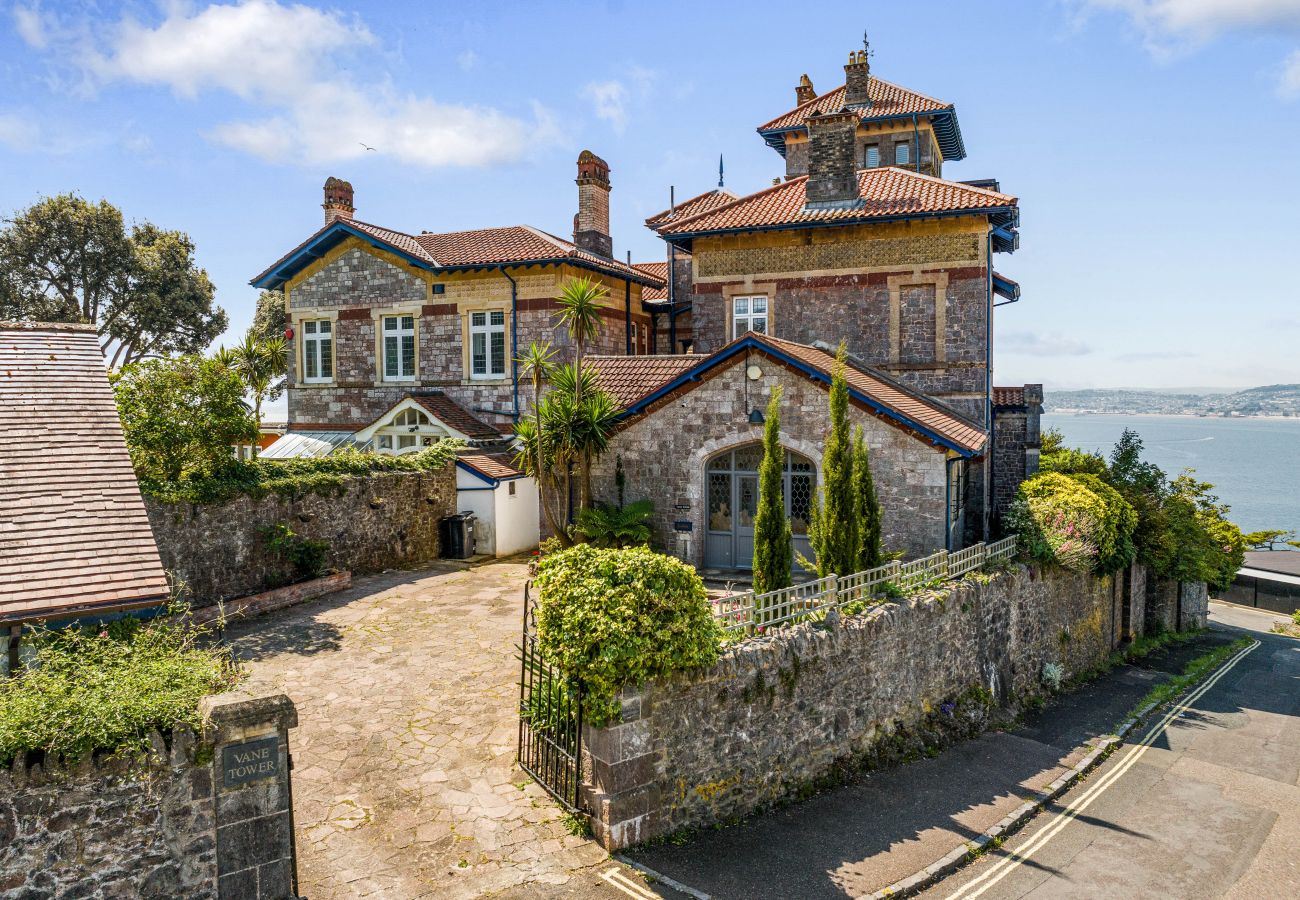 House in Torquay - Vane Tower- Historic retreat with Panoramic Sea Views