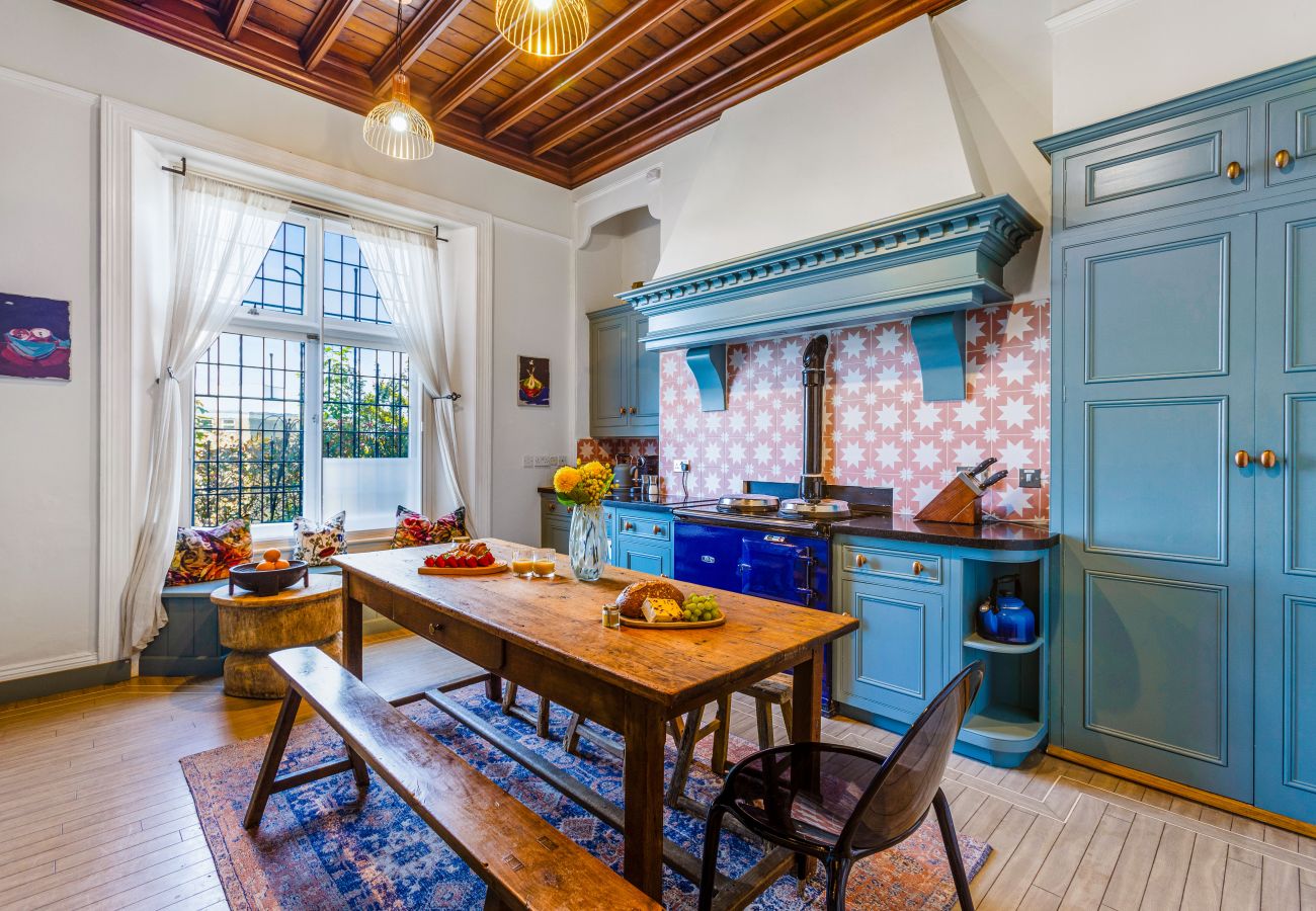 House in Torquay - Vane Tower- Historic retreat with Panoramic Sea Views