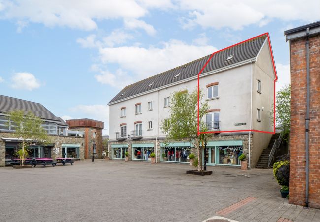 Terraced House in Clifden - E1 Station House - Newly refurbished Townhouse in Clifden Terraced House in Clifden - E1 Station House - Newly refurbished Townhouse in Clifden