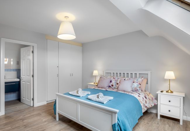 Terraced House in Clifden - E1 Station House - Newly refurbished Townhouse in Clifden Terraced House in Clifden - E1 Station House - Newly refurbished Townhouse in Clifden