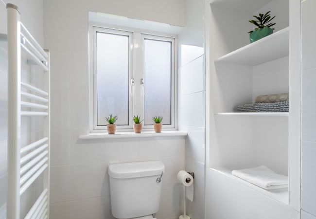 Terraced House in Clifden - E1 Station House - Newly refurbished Townhouse in Clifden Terraced House in Clifden - E1 Station House - Newly refurbished Townhouse in Clifden