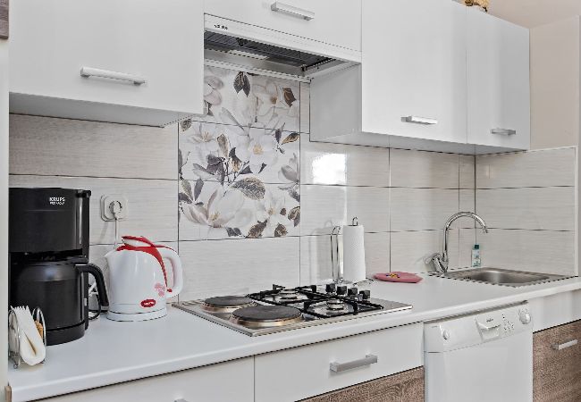 Apartment in Rabac - Lady M White - Balcony and Sea View Apartment in Rabac - Lady M White - Balcony and Sea View