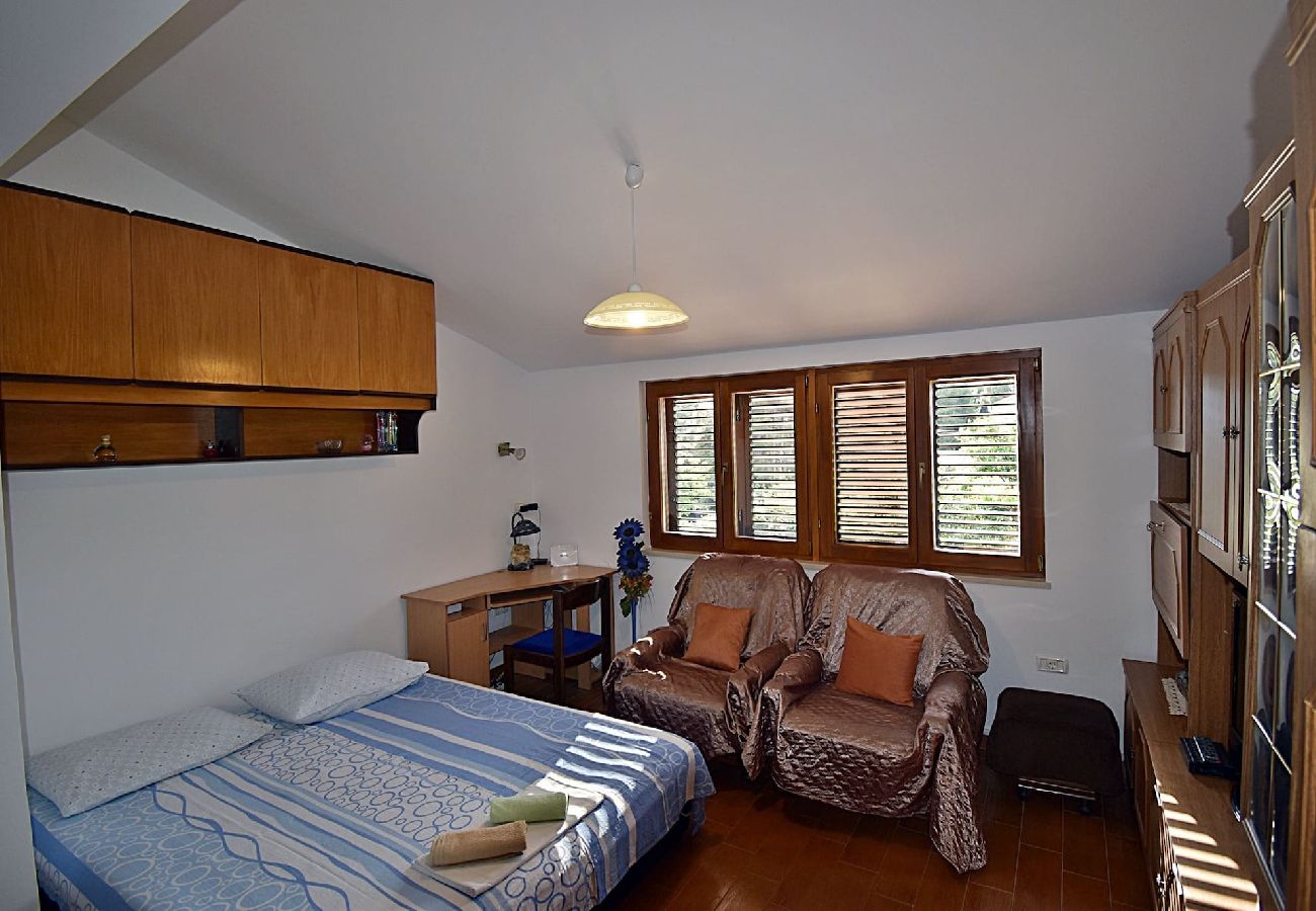 Apartment in Pula - Gortan Cove - 100 m from the Beach - Mare A3
