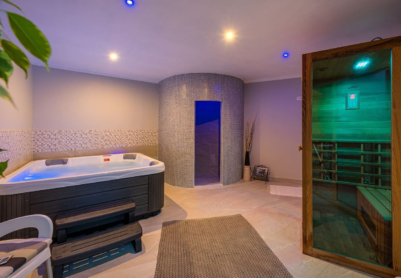 Apartment in Drenje - Relaxing Summer Apartment - Pool, Sauna, Jacuzzi 4