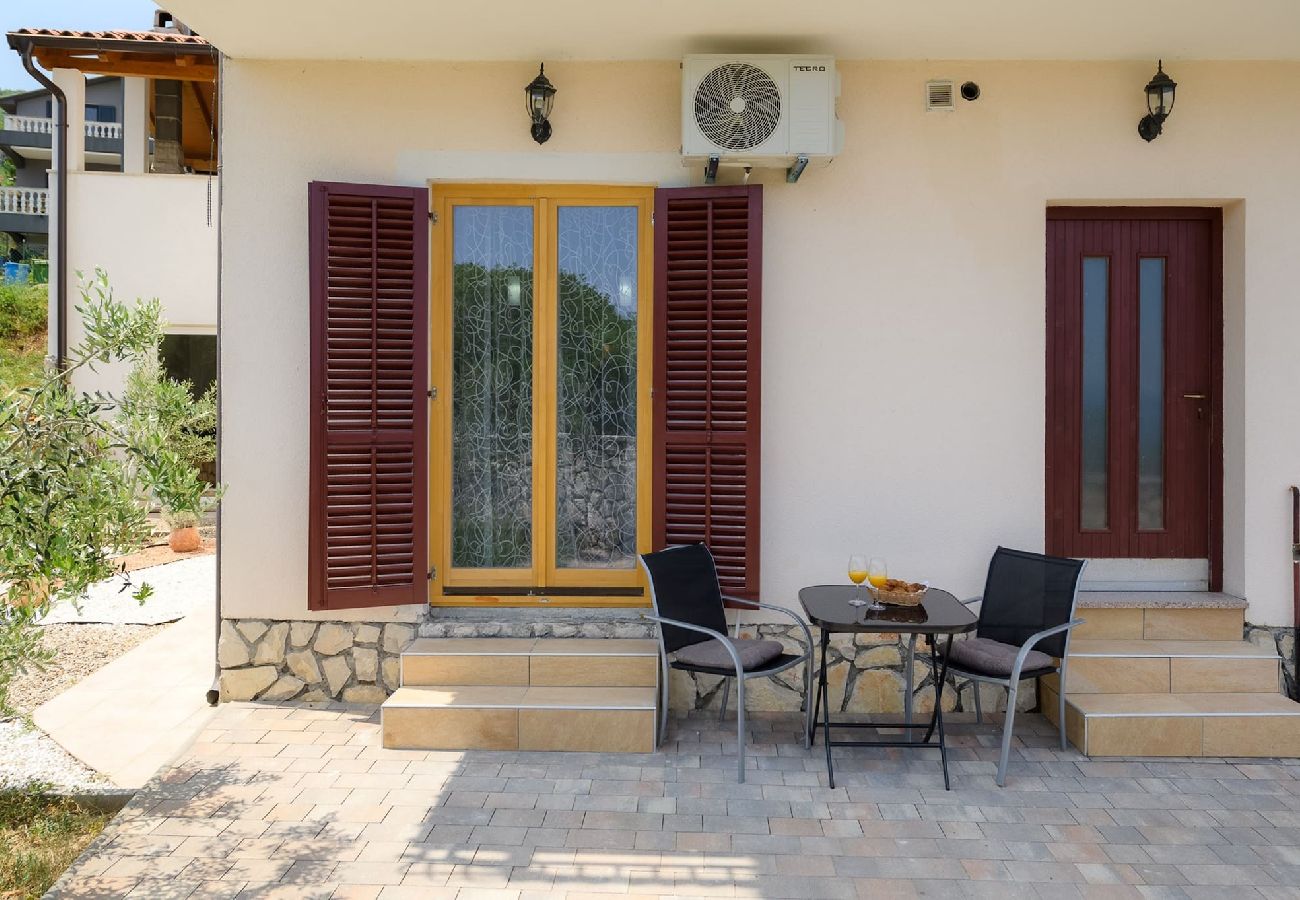 Studio in Drenje - Relaxing Summer Apartment - Pool, Sauna, Jacuzzi 9